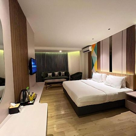 Alexander Hotel Tegal Zewnętrze zdjęcie