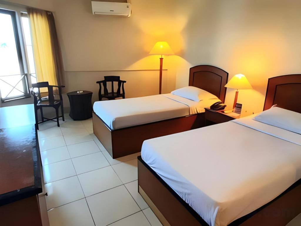 Alexander Hotel Tegal Zewnętrze zdjęcie