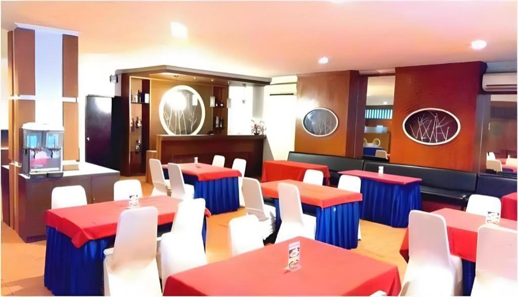 Alexander Hotel Tegal Zewnętrze zdjęcie