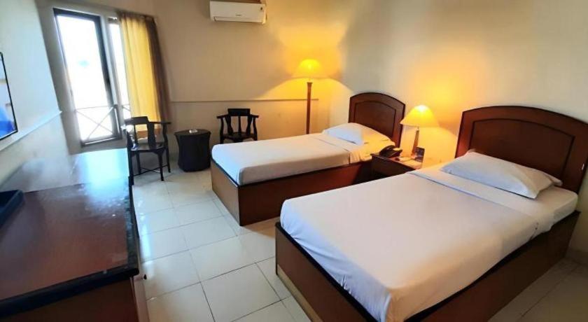 Alexander Hotel Tegal Zewnętrze zdjęcie