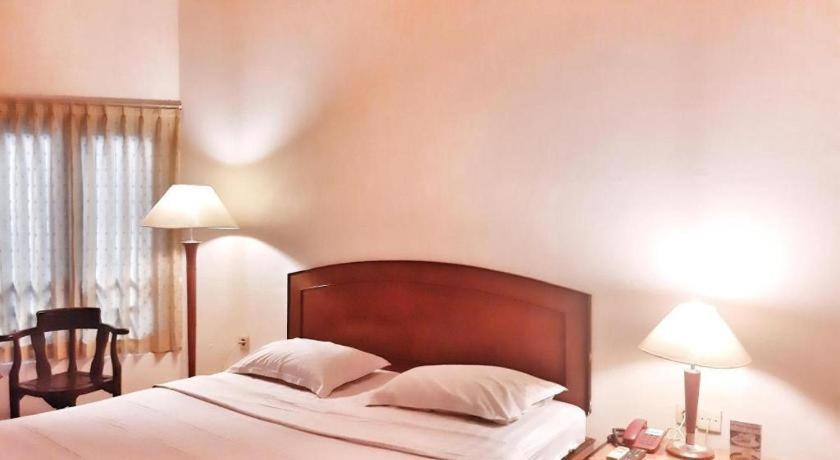 Alexander Hotel Tegal Zewnętrze zdjęcie