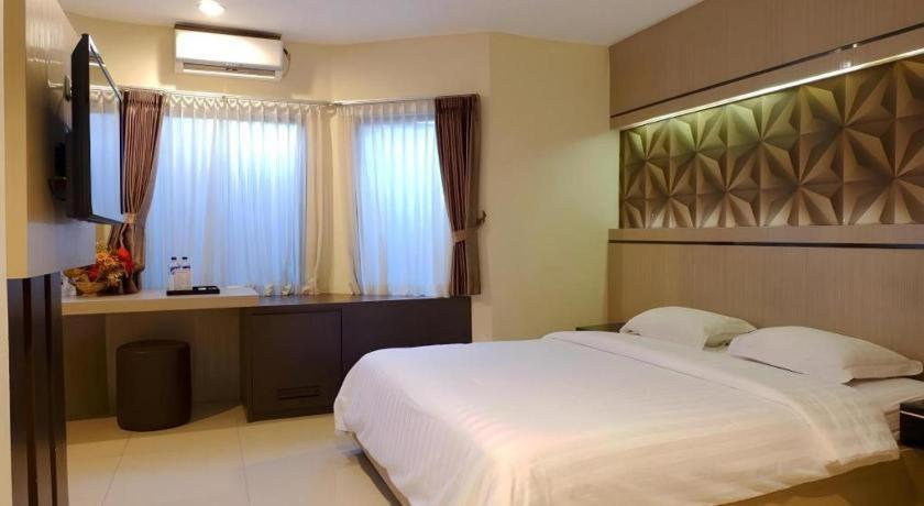 Alexander Hotel Tegal Zewnętrze zdjęcie