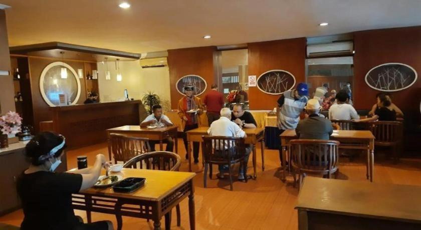 Alexander Hotel Tegal Zewnętrze zdjęcie