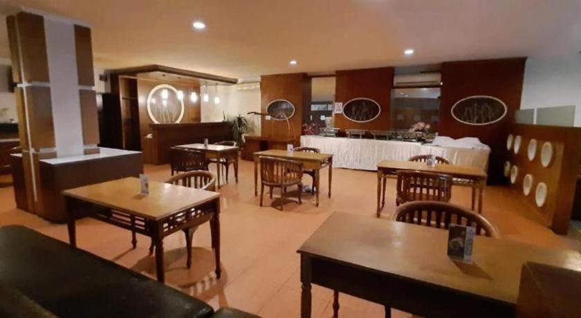 Alexander Hotel Tegal Zewnętrze zdjęcie