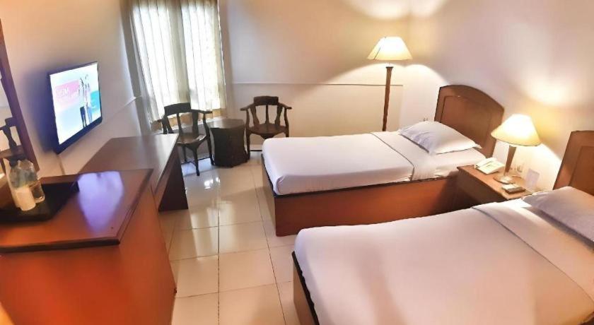 Alexander Hotel Tegal Zewnętrze zdjęcie