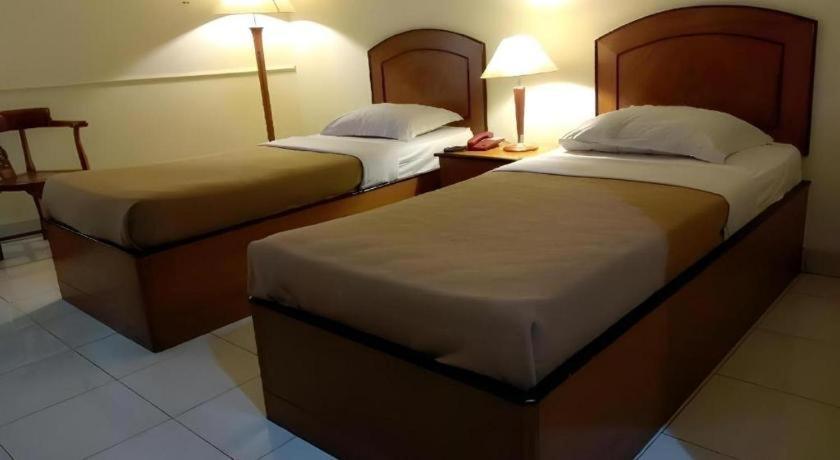 Alexander Hotel Tegal Zewnętrze zdjęcie