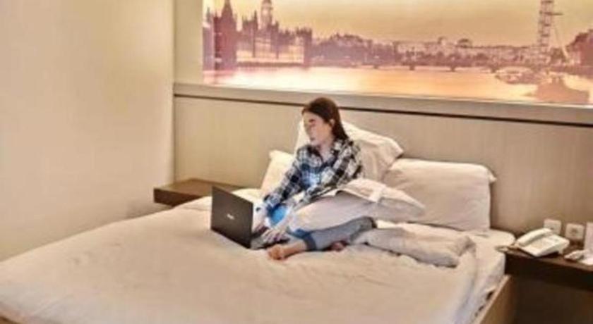 Alexander Hotel Tegal Zewnętrze zdjęcie