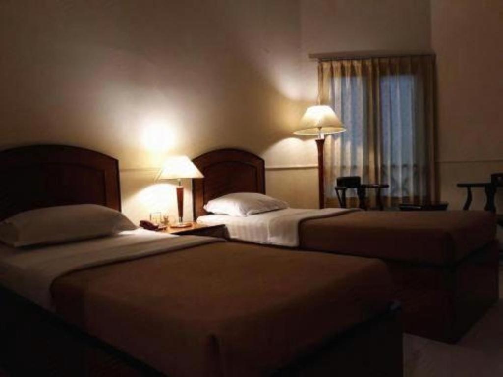Alexander Hotel Tegal Zewnętrze zdjęcie